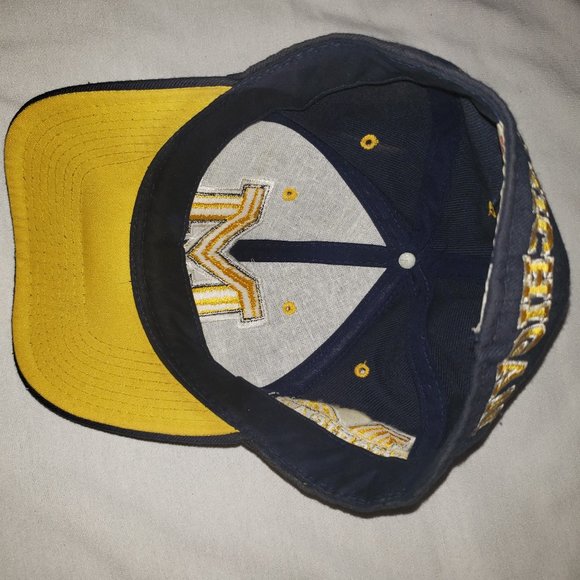 Vtg  University Michigan Wolverines Fitted Size 7 1/8 Hat  80% Acrylic  20% Wool - Picture 7 of 9